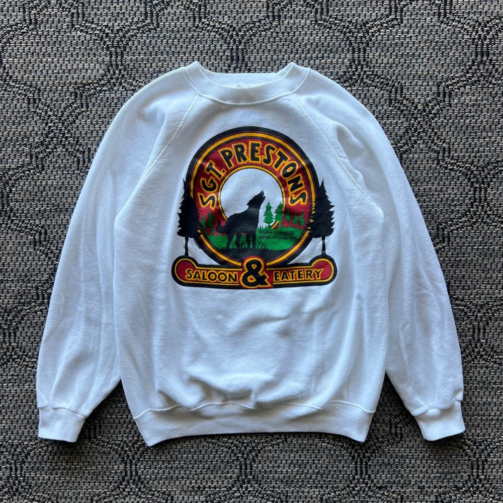 Vintage Saloon Sweatshirt Mens Medium White Raglan Wolf Restaurant Minneapolis